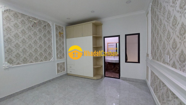 8305580_nR8jJrak2X_1639630716.jpg