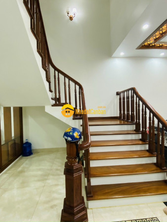 8426385_uy1L5RPphS_1646663834.jpg