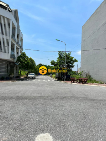 8721964_A3HYoTtW6a_1656858310.jpg