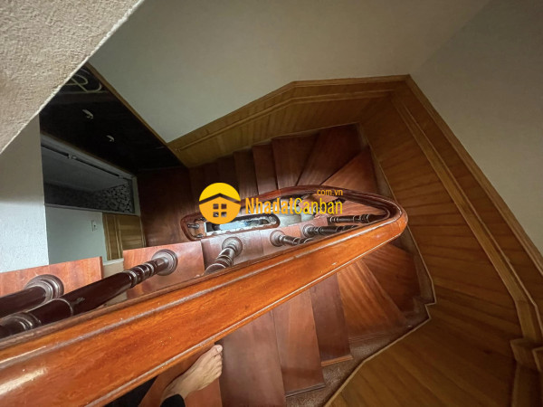 9123614_48a1cTvoY3_1712286568.jpg