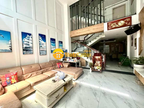 9158728_OzSVL8InTc_1728812492.jpeg
