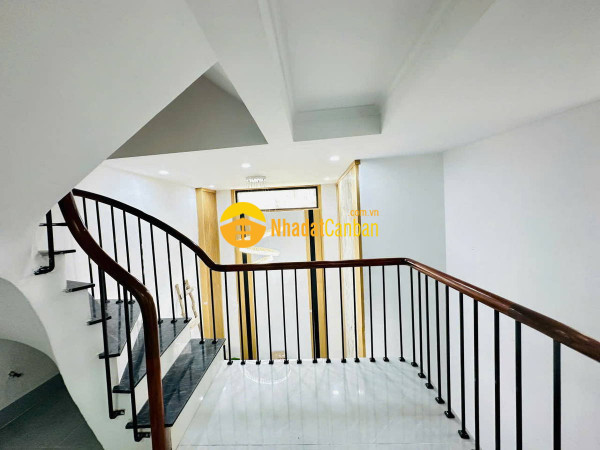 m_aKtQIBbS50_1745566500.jpg