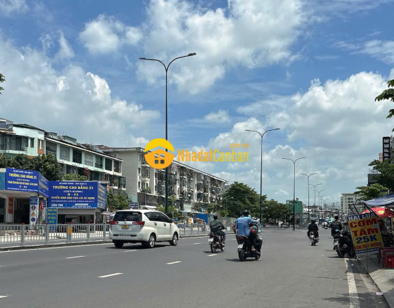 9195912_qzJdcfADnI_1748279204.jpg