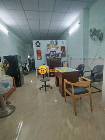 9208840_YywIdvoA9p_1755362183.jpg