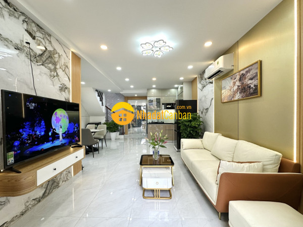 9209758_2ArZySRzOY_1755943578.jpg
