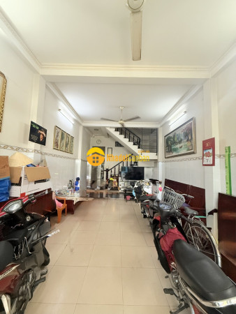m_wDjdsxa8KY_1760330014.jpg