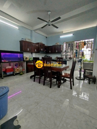 9216445_3UQaRueEmo_1761142776.jpg
