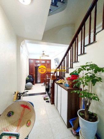 9238010_9fTqpH5Zre_1778823438.jpg