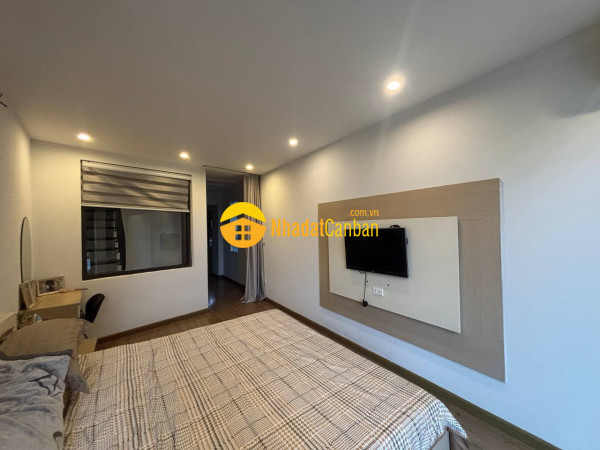 9238650_ZhbmWqBIuf_1779272601.jpg