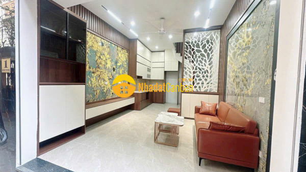 m_dXB5yuTVm8_1779412085.jpg