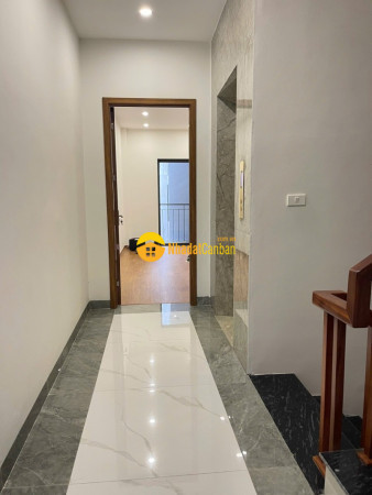 9240335_0IFszJoeiU_1780850097.jpg