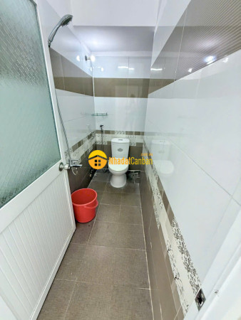 9240501_kA6dji5MFP_1780995387.jpg