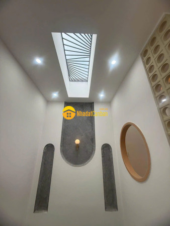9241539_4ajx8QFenw_1782100776.jpg