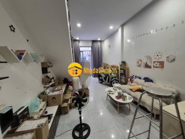 9241759_Tc0jaweuiU_1782273633.jpg