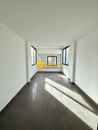 9245950_UqafxOyKQS_1786454202.jpg