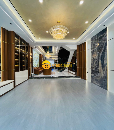 m_Qw1edNEsYA_1786527285.jpg