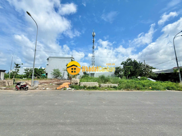 m_UG62RbK1o5_1786608990.jpg