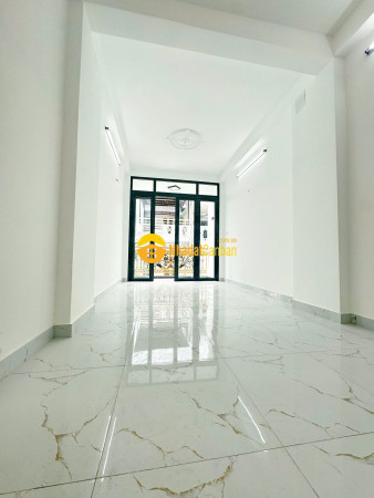 9246750_or1s086maO_1787212055.jpg