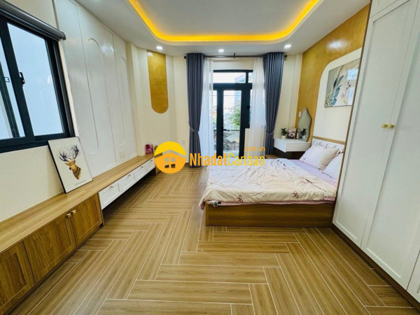 9246889_OvMeC7nrIN_1787386332.jpg