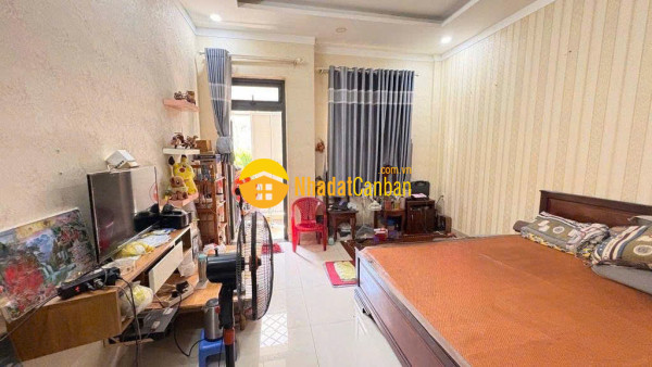 m_4gdNDb5lao_1787842580.jpg