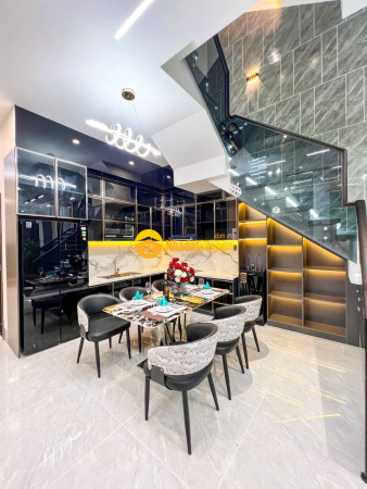 9247658_d72AkgHUfP_1788578615.jpg