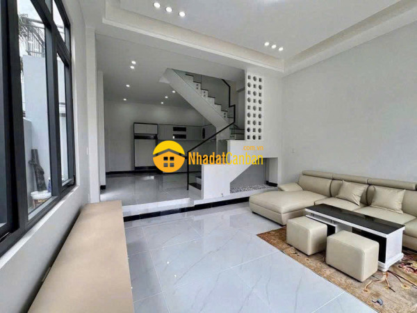 9247877_aHJh6x0pLu_1788917974.jpg