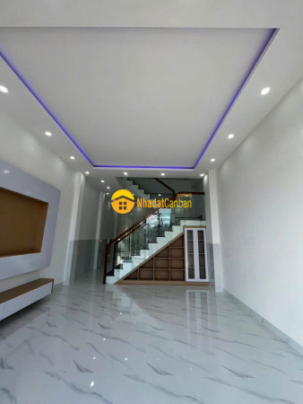 9248309_yOIljDhBnT_1789446937.jpg