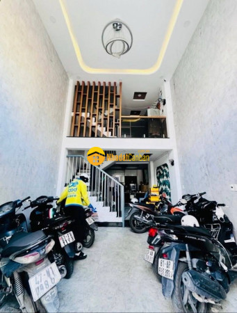 9249551_B10ai4Qk6F_1790996260.jpg