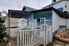 Bán gấp căn nhà cấp 4 200m2 đường ô tô giá 4,x tỷ