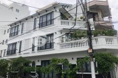 Cần bán nhà căn góc trung tâm thành phố, phù hợp ở và kinh doanh khu dân cư đông