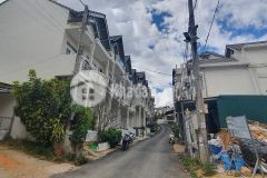 Sở hữu nền đất xây dựng căn hộ nghỉ dưỡng tại đà lạt, nằm trong khu anada hotel suites nên cơ sở h