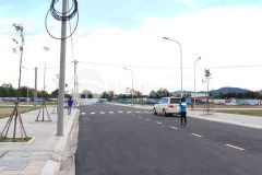 Đất mặt tiền gần trường học nằm trên đường quốc lộ 7.5m đã có sổ