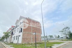 Hàng cực hiếm bán gấp lô đất đẹp căn góc 3 mặt tiền khu b royal park lh 0858687880