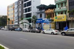 Cho thuê nhà mặt tiền đường 304 đối diện dãy nhà shophoue của vincom