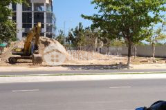 Cần bán lô góc có nhà cũ mặt tiền đường biển phạm văn đồng, nha trang. gía 5 tỷ