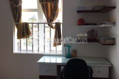 Bán gấp chung cư giá rẻ 2 phòng ngủ, để lại nội thất, có thang máy