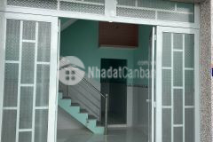 Bán nhà gần chợ hưng long shr, 790 triệu 100. 0903078370.