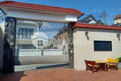 Cần bán căn biệt thự nằm ngay trung tâm đà lạt, sân rộng đậu được 2 3 chiếc ô tô, phường 8 diện tích