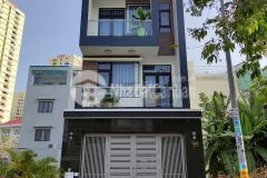 Cho thuê nhà goc 2 măt tiên trân hoang na 1 trệt 2 lầu