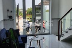 Bán nhà trảng dài 1 triệt, 1 lầu giá công nhân
