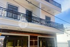 Nhà 3 tầng xe hơi đậu trong sân nhà có view thành phố 6 phòng ngủ giá 6,1 tỷ