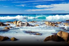 Bán mảnh đất 140m2 trung tâm khu du lịch cô tô. lh 0933.56.1998