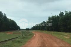 Lô đất 8230m2 mặt tiền đường kênh nước đường xe hơi giá 100km2