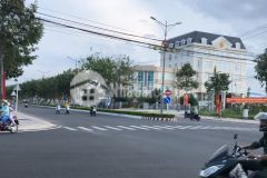 2 lô mặt tiền đối diện trường học trung tâm tp cần thơ