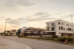 Bán 120m2 shophouse đường 56m đối diện trường tuệ đức