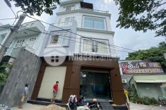 Bán nhà góc 2 mặt tiền ngay trung tâm,gần chợ xuân khánh,sổ hồng, hoàn công,giá tốt.