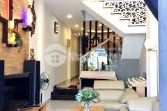 Bán nhà đẹp 3 mê mặt tiền đường nhà thờ rộng 4m, gần biển nha trang. giá 4ty450