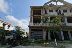 Bán nhà thô 3 tầng huế green city do gia chủ tự xây. lô góc 2 mặt thoáng. đối lưng nhà mặt tiền tl 1