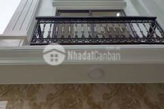 Nhà đẹp giá rẻ thạch bàn long biên dt 30.5m2. gía 2.35 tỷ