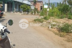 Bán đất chợ chùa giá rẻ 490tr lô góc 135m2 lh 0909679112